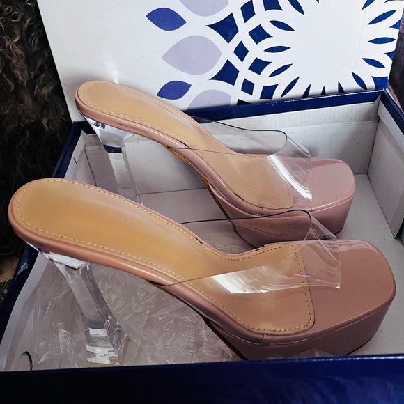 New in box lucite stilettos size 8.5 - Picture 6 of 8